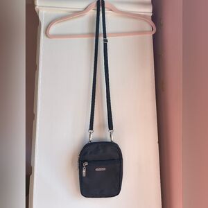 Black Baggallini Take Two Bryant Crossbody